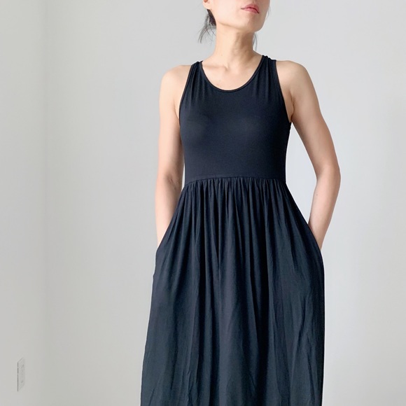 SLEEVELESS RUFFLE FLARE MAXI DRESS - BLACK - Picture 5 of 9